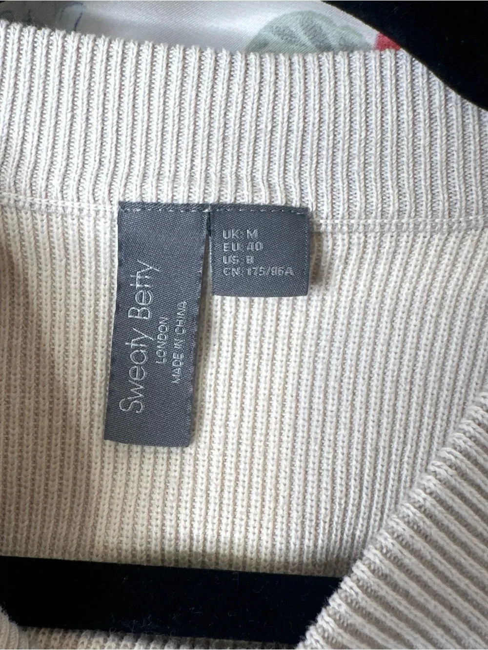 SWEATY BETTY Cream Crewneck Sweater with Light Gray Ruched Sleeves - Picture 4 of 5